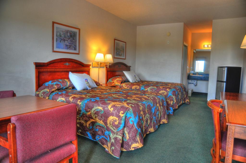Lone Star Inn And Suites ויקטוריה מראה חיצוני תמונה