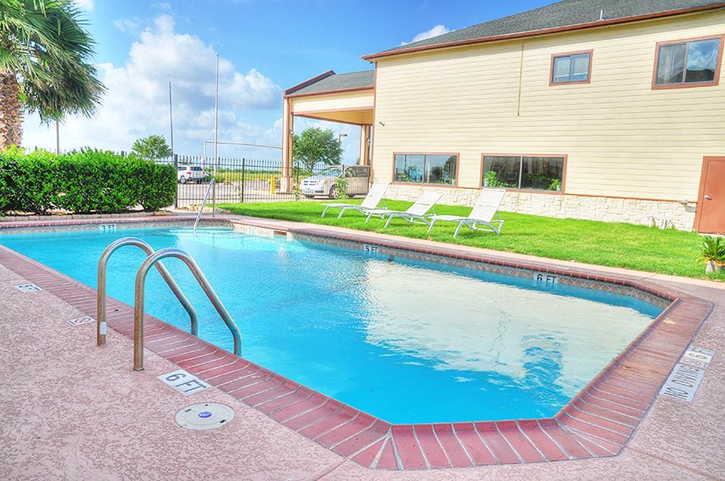 Lone Star Inn And Suites ויקטוריה מראה חיצוני תמונה