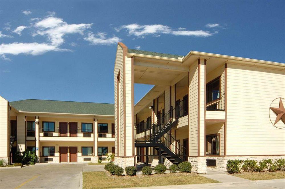 Lone Star Inn And Suites ויקטוריה מראה חיצוני תמונה
