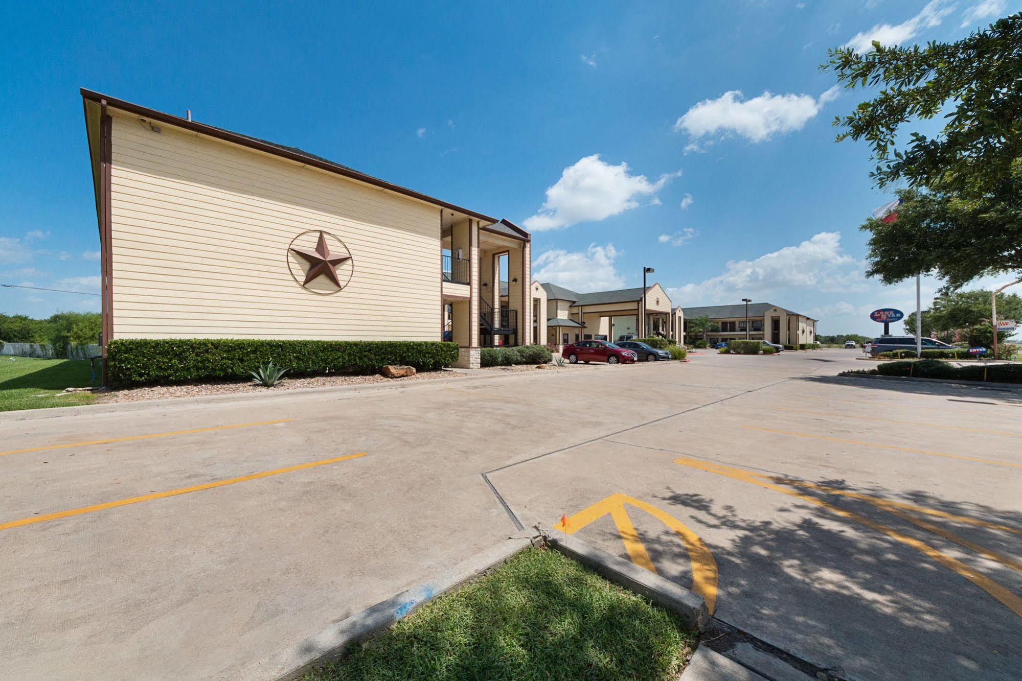 Lone Star Inn And Suites ויקטוריה מראה חיצוני תמונה