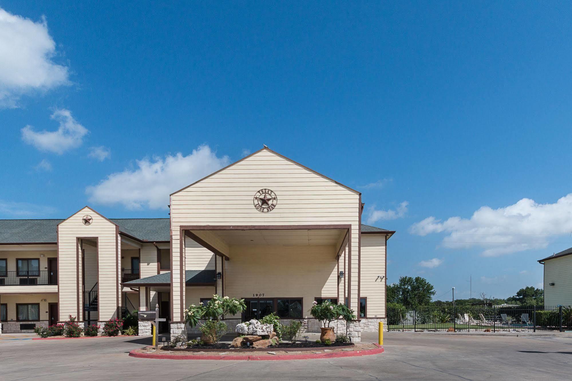 Lone Star Inn And Suites ויקטוריה מראה חיצוני תמונה