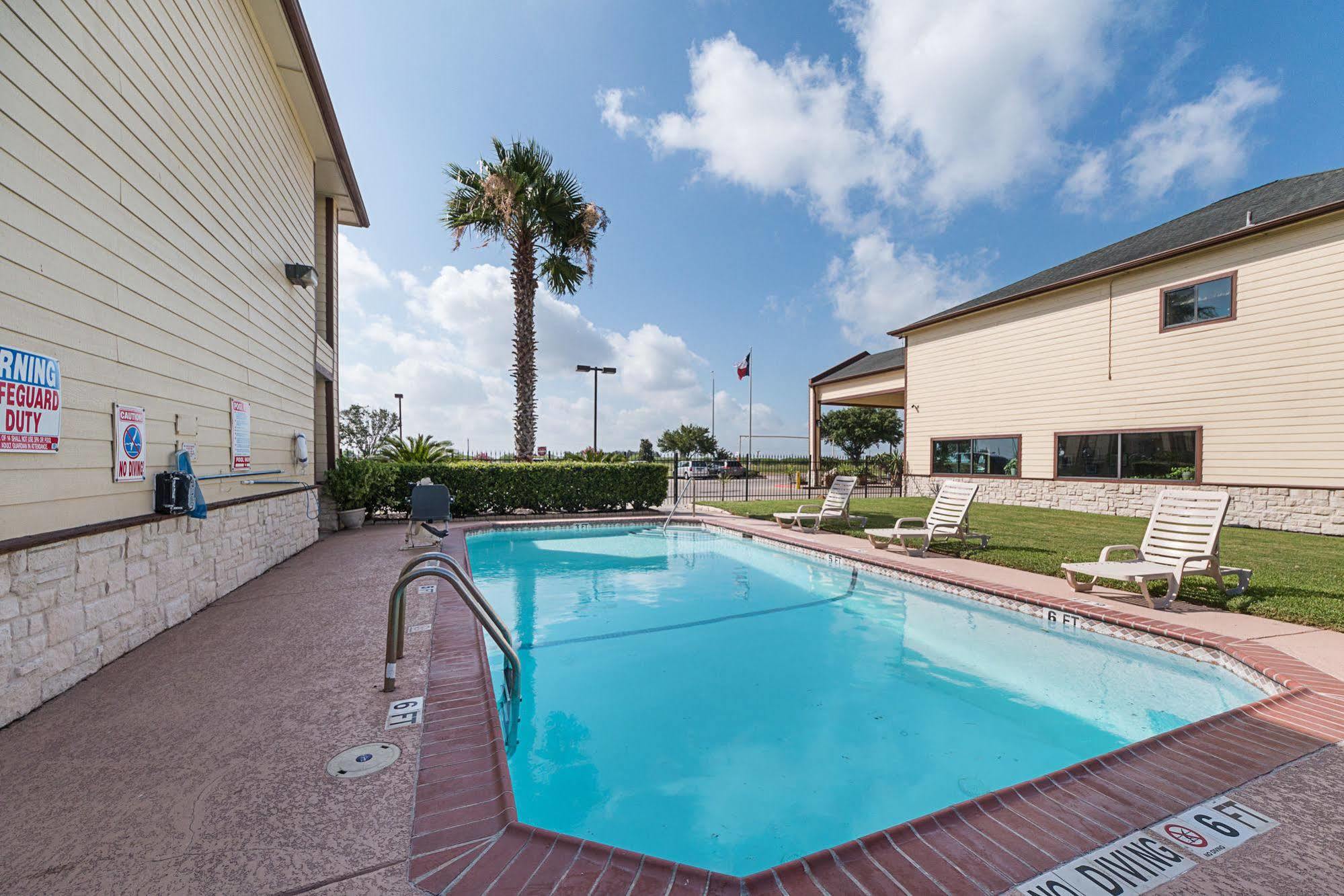 Lone Star Inn And Suites ויקטוריה מראה חיצוני תמונה