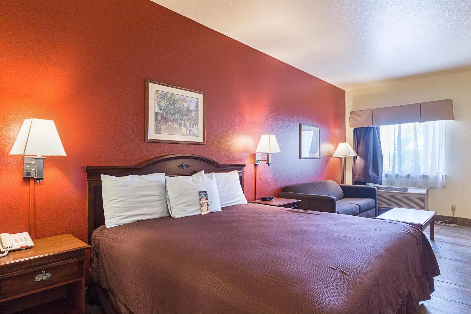 Lone Star Inn And Suites ויקטוריה מראה חיצוני תמונה